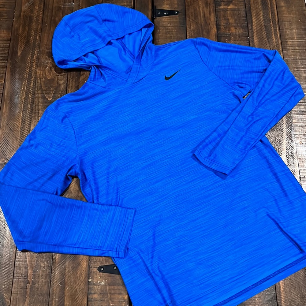 Mens Medium Dryfit hooded shirt